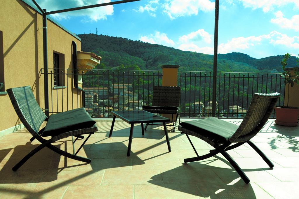 Cento Tari' Guest House Кастільйоне-ді-Сицилія Екстер'єр фото