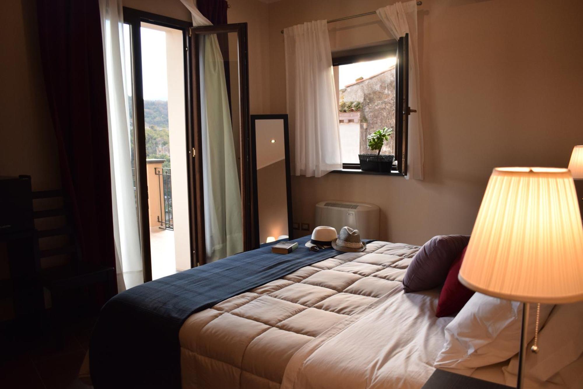 Cento Tari' Guest House Кастільйоне-ді-Сицилія Екстер'єр фото